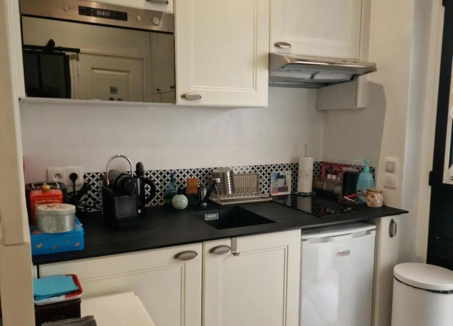 Apartment Studio De Charme Paris Champs Elysees France