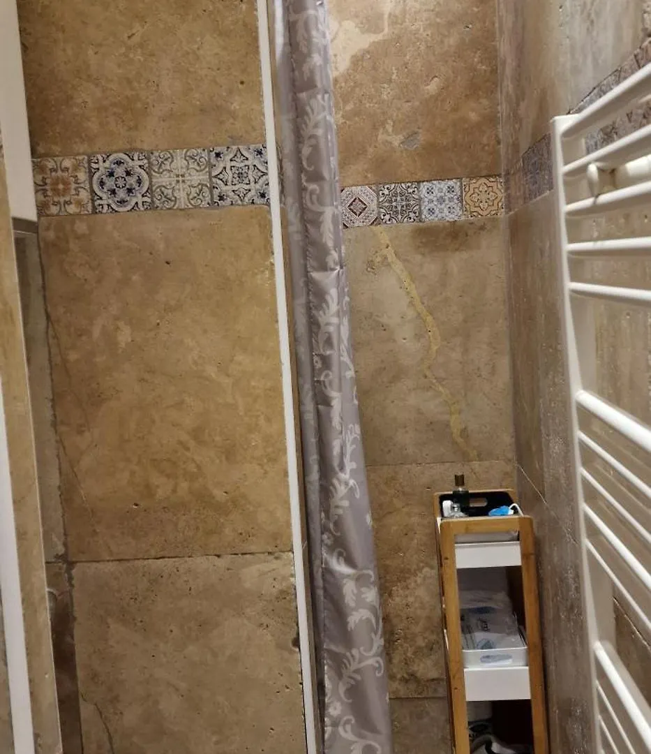 Apartment Studio De Charme Paris Champs Elysees